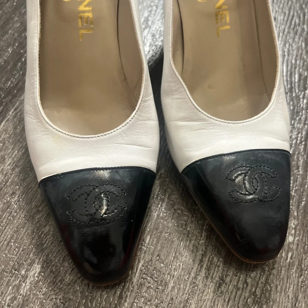 Chanel Cap Toe Heels Pumps White Black Leather Classic Vintage Designer Shoes - Picture 3 of 6